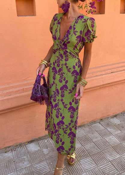 Aria™ - Élégant robe à décolleté en V profond avec motif de feuilles
