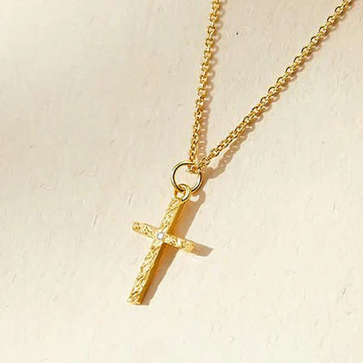 Collier avec croix et initiale | Or