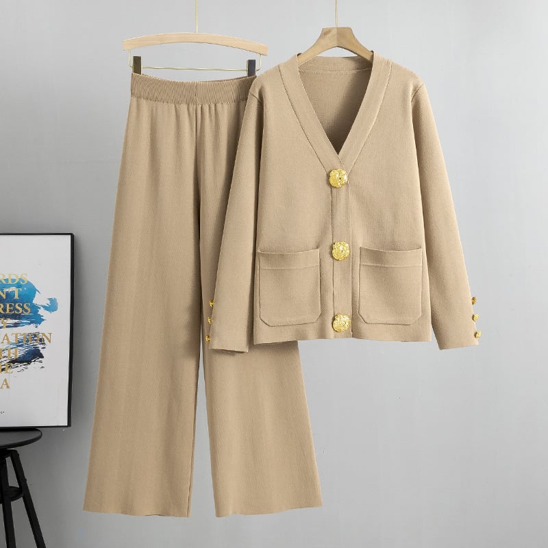 AZARIA – COSTUME PANTALON EN LAINE AVEC BOUTONS EN MÉTAL