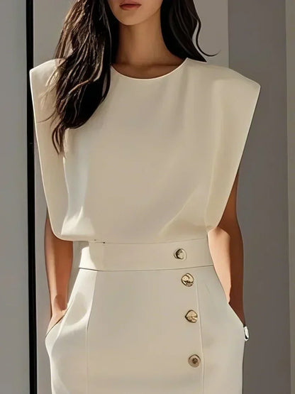 Malene™ | Robe Midi Unie avec Ouverture de Boutons et Col Rond