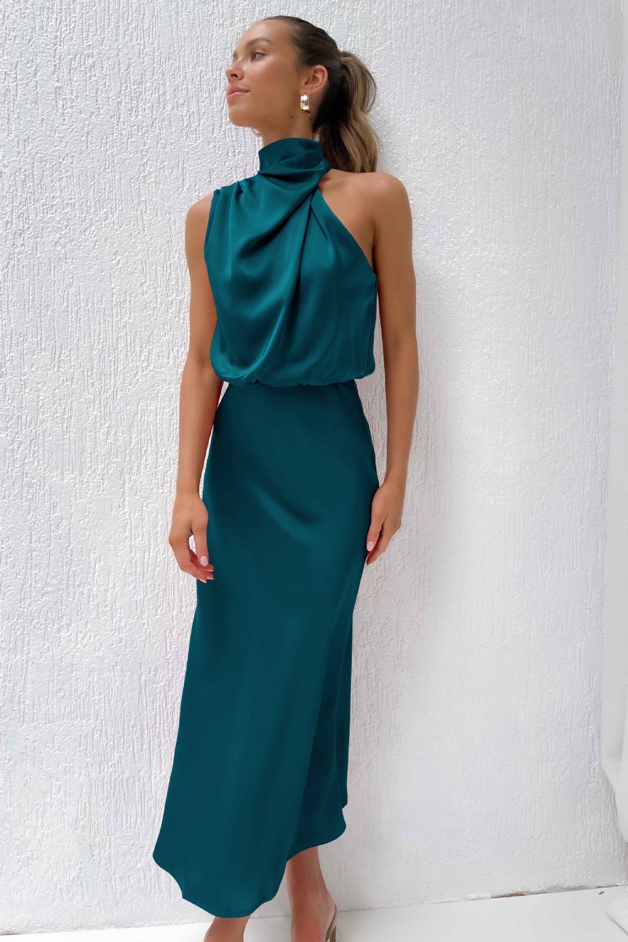Elise | Robe Halter en Satin Élégante – Gracieuse et Chic