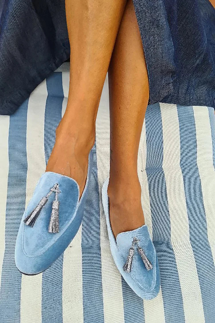 CHAUSSURE AVEC POMPON EN ARGENT
