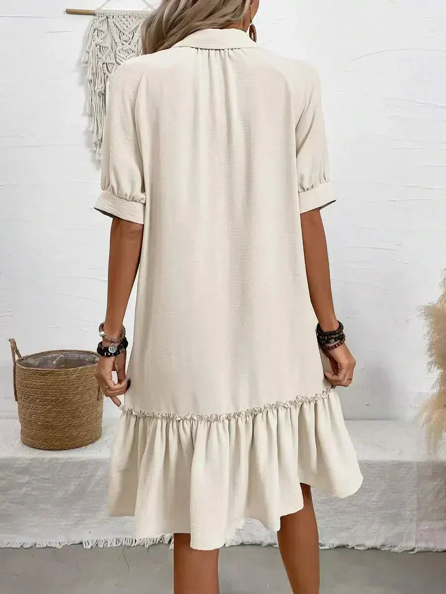 Aliyah – Robe avec Boutons et Volants au Ourlet