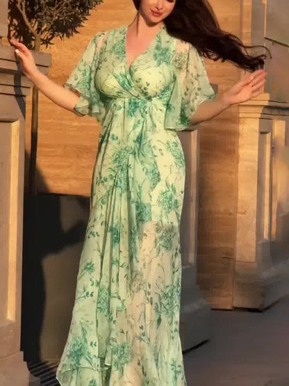 Robe imprimée à manches trompette avec décolleté en V