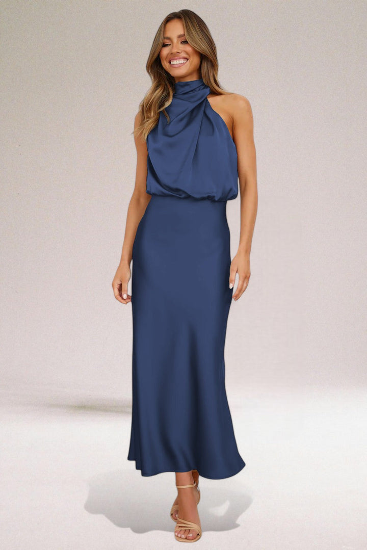 Élodie - Robe satin glamour avec décolleté halter.