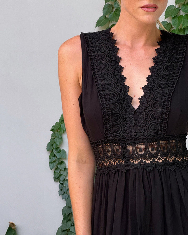 Aurélie™ | Robe en Dentelle Élégante avec Décolleté en V