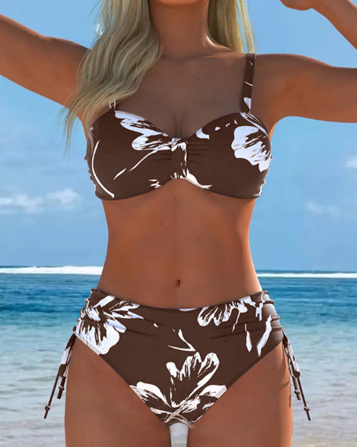 Bikini halter deux pièces avec imprimé.
