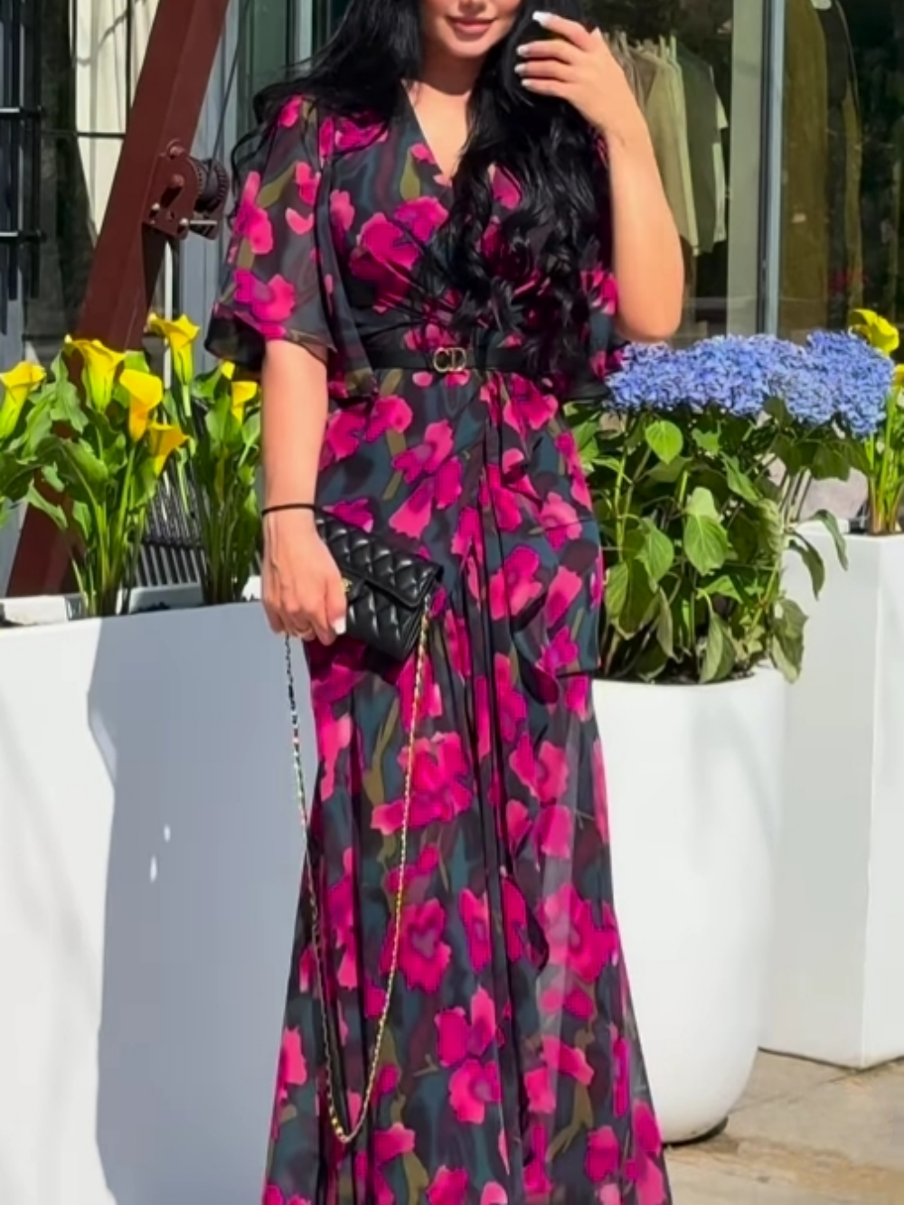 Robe imprimée à manches trompette avec décolleté en V