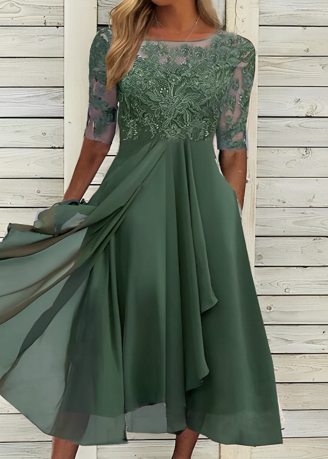 Colleen - Élégant, robe en dentelle coupée pour femmes