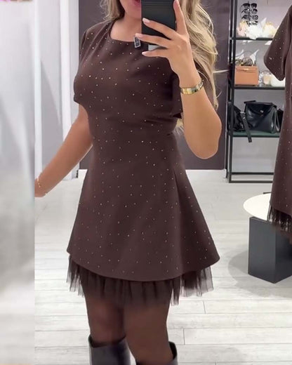 Camille™ – Mini-robe élégante au confort scintillant