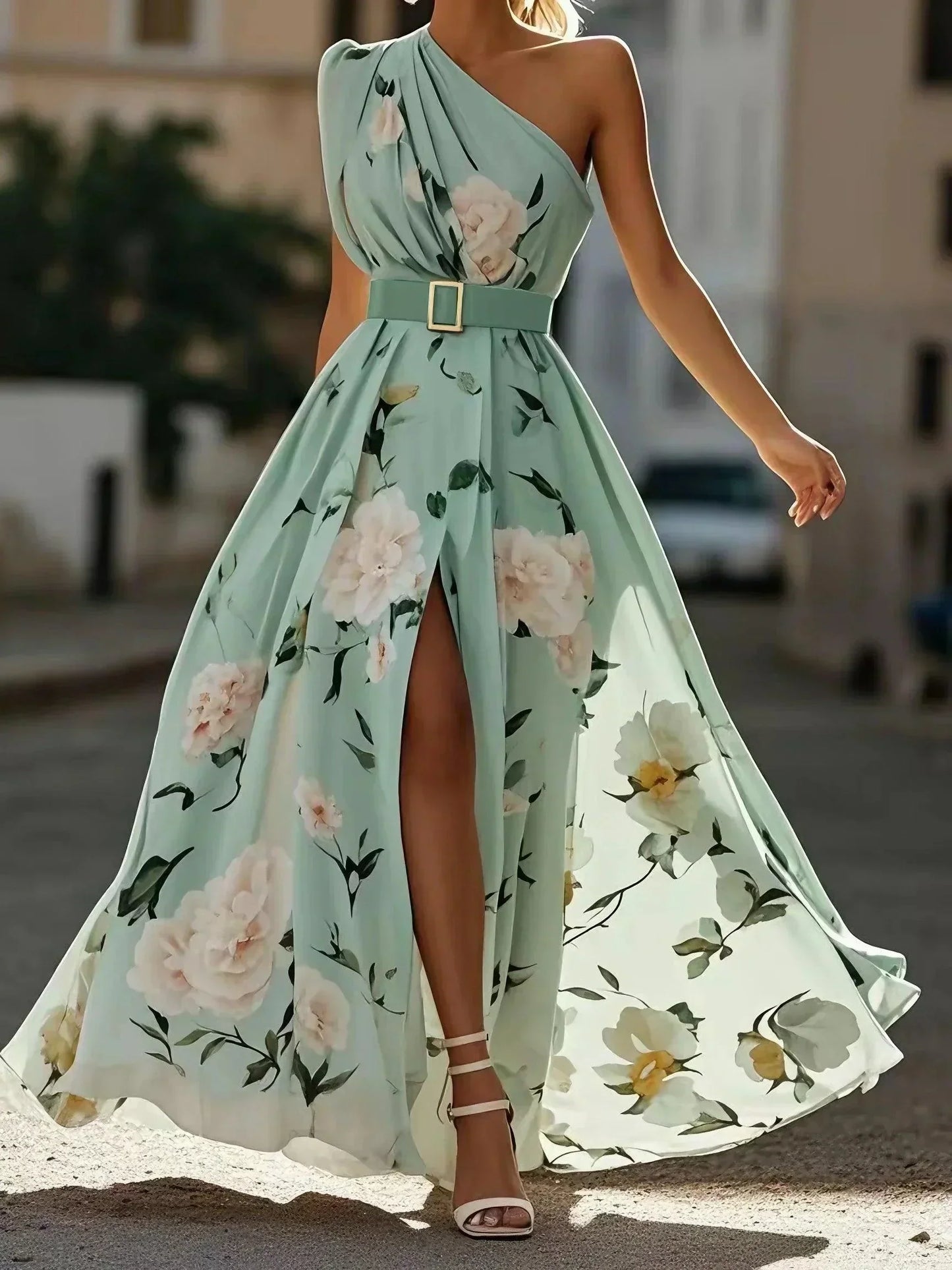 Julie | Robe Maxi en Chiffon Floral Vert Clair à Épaule Dénudée