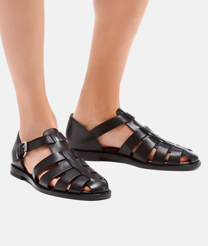 Bethan - Sandales à lanières à la mode avec une coupe élégante
