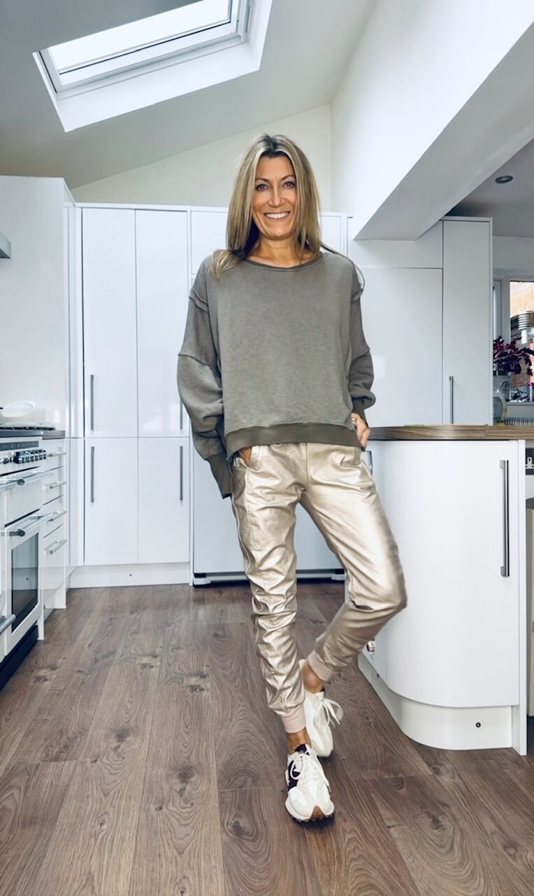 Ensemble Décontracté avec Col Rond pour Femme + Pantalons en Cuir