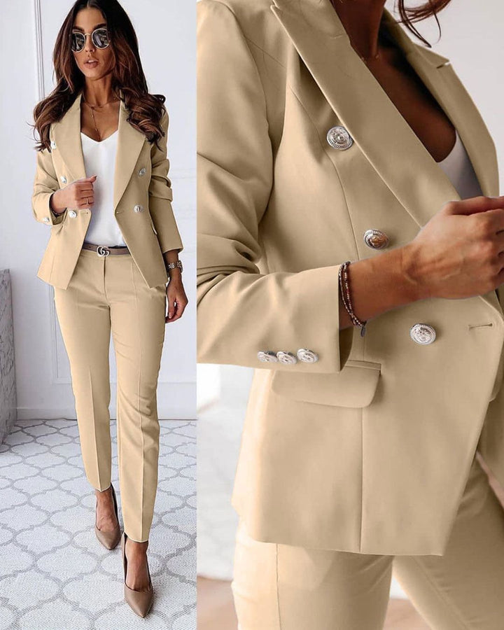 Costume Femme Double Boutonnage – Blazer Sur Mesure & Pantalons Élégants