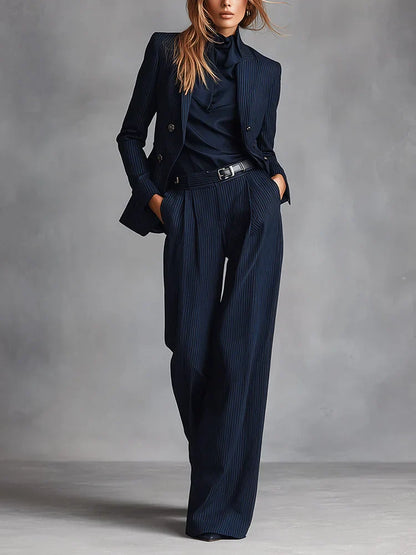 Ensemble de tailleur croisé classique à rayures diplomatiques bleu marine pour femme