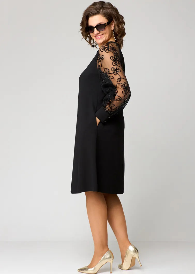 Elara - Robe avec Manches en Dentelle