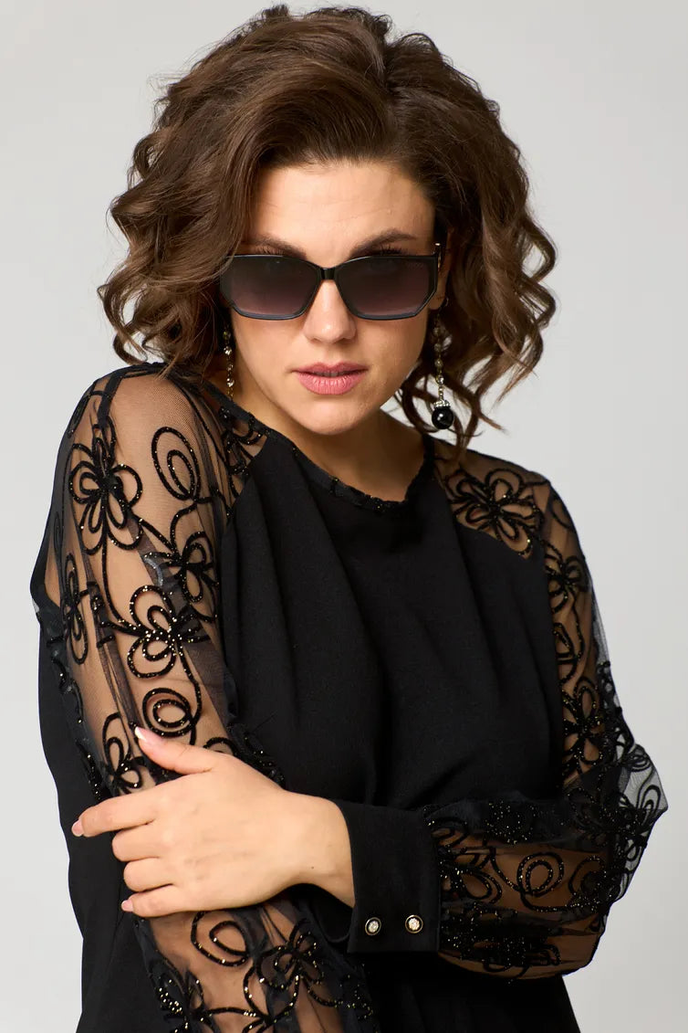Elara - Robe avec Manches en Dentelle