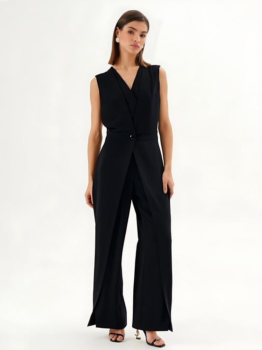 Mono noir sans manches avec effet enveloppant et jambe large