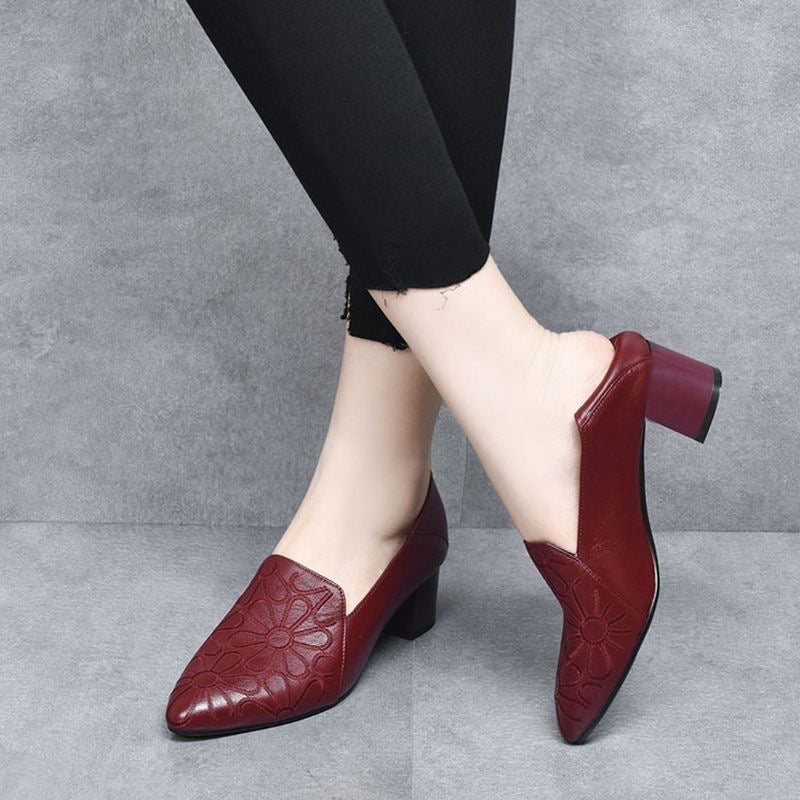 Broderyn™ | Escarpins Floraux Élégants Embossés