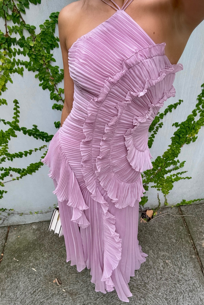 Francesca | Robe Longue Plissée – Décolleté Halter et Volants Uniques