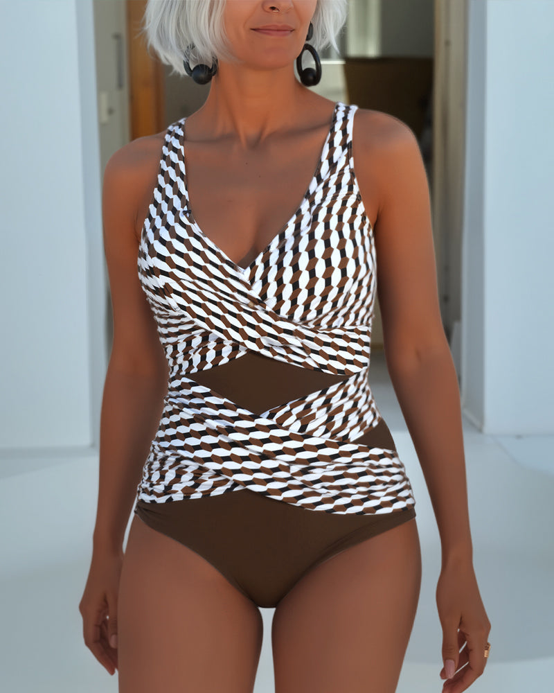 Bikini avec un design croisé pour un look de vacances décontracté.