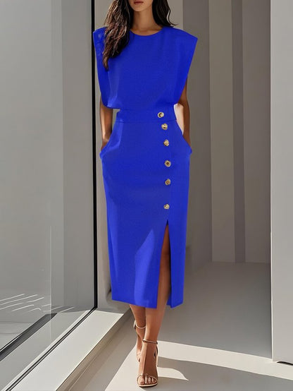 Malene™ | Robe Midi Unie avec Ouverture de Boutons et Col Rond