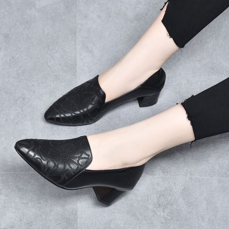 Broderyn™ | Escarpins Floraux Élégants Embossés