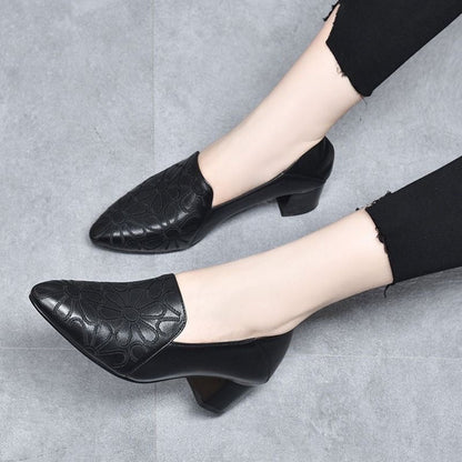 Broderyn™ | Escarpins Floraux Élégants Embossés