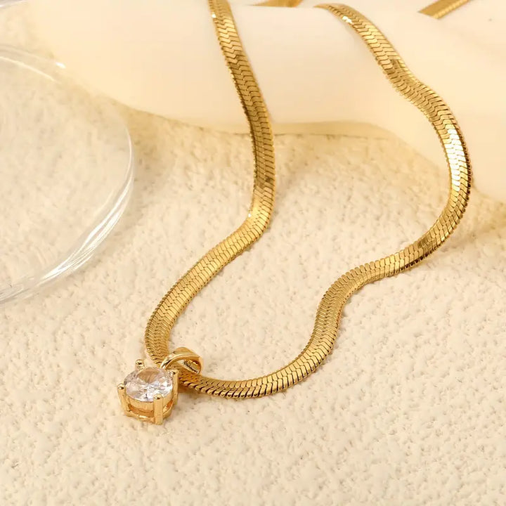 Collier élégant avec un pendentif en zircon | Or