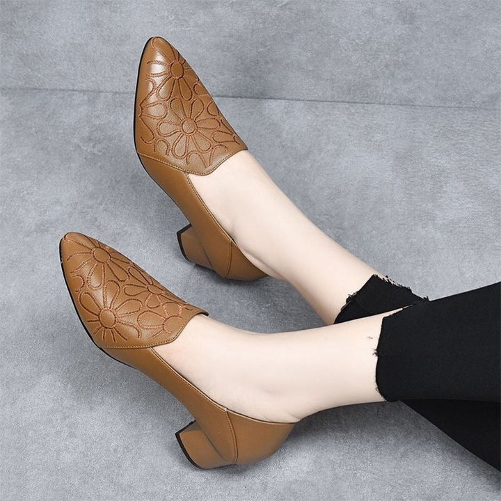Broderyn™ | Escarpins Floraux Élégants Embossés