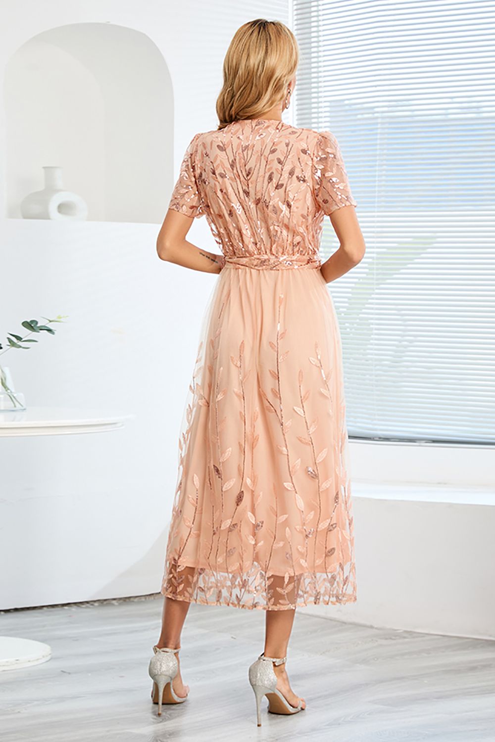 Robe Estiva Élégante et Intemporelle - Coupe Fluide Sophistiquée