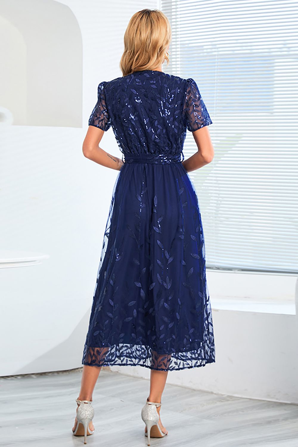 Robe Estiva Élégante et Intemporelle - Coupe Fluide Sophistiquée