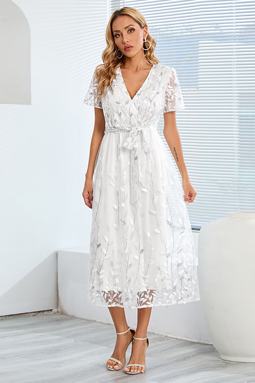 Robe Estiva Élégante et Intemporelle - Coupe Fluide Sophistiquée