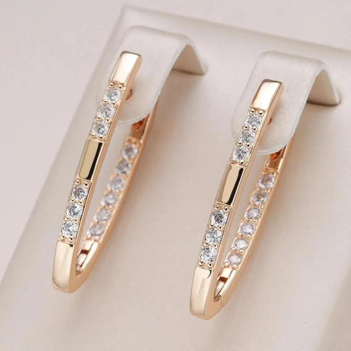 Boucles d'oreilles sophistiquées avec pierres en zircon
