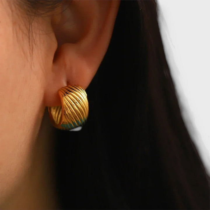 Emy – Boucles d'oreilles créoles inspirées du vintage avec une touche de luxe