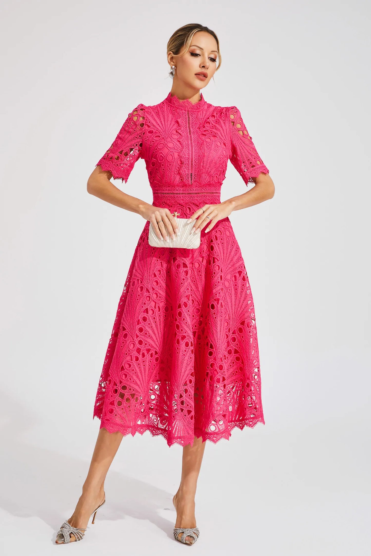 Pierre - Robe Midi en Dentelle et Raffinement
