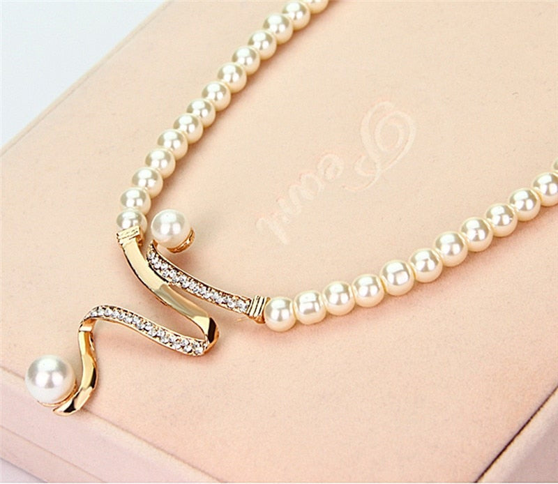 Collier de Perles Naturelles + Ensemble Boucles d'Oreilles
