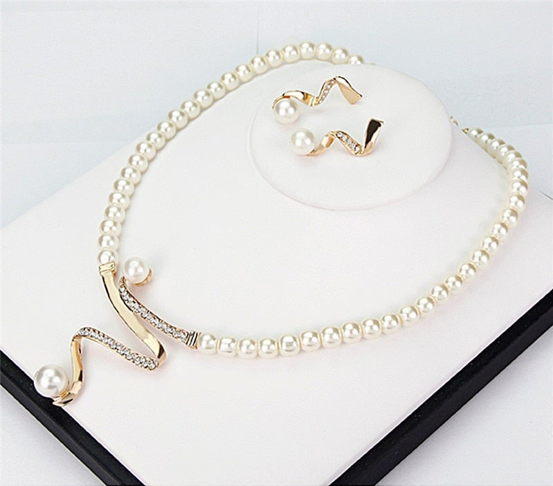 Collier de Perles Naturelles + Ensemble Boucles d'Oreilles
