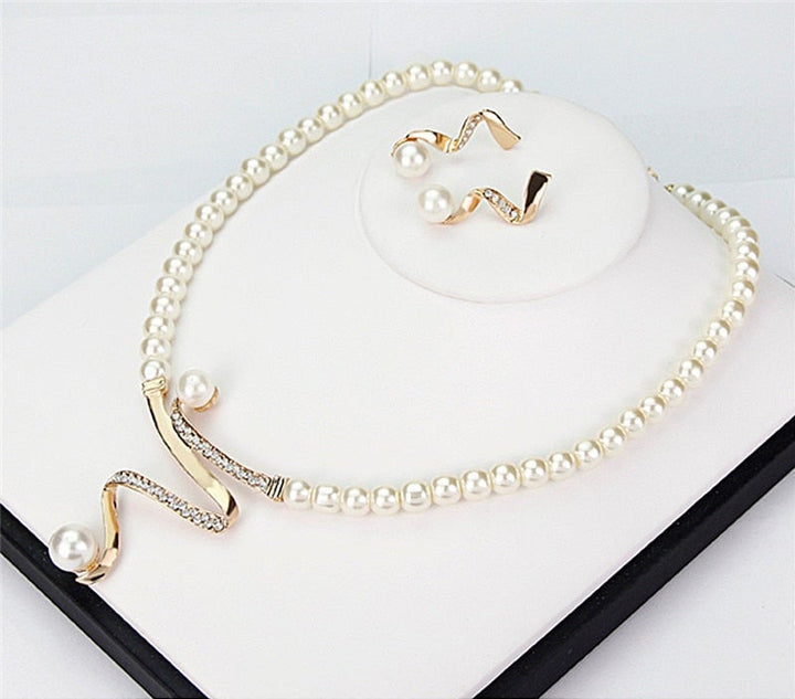 Collier de Perles Naturelles + Ensemble Boucles d'Oreilles