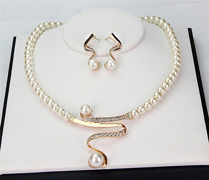Collier de Perles Naturelles + Ensemble Boucles d'Oreilles