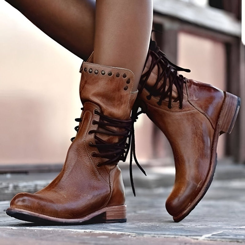Bottes pour femmes avec clous, lacets et talon bas, finition vintage