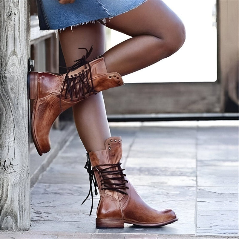 Bottes pour femmes avec clous, lacets et talon bas, finition vintage