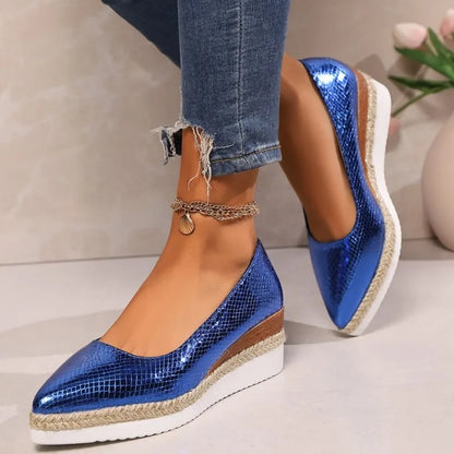 Via – Talons orthopédiques en coin brillants avec bout effilé