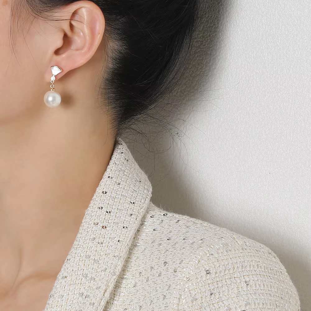 Boucles d'oreilles en perles argentées chics