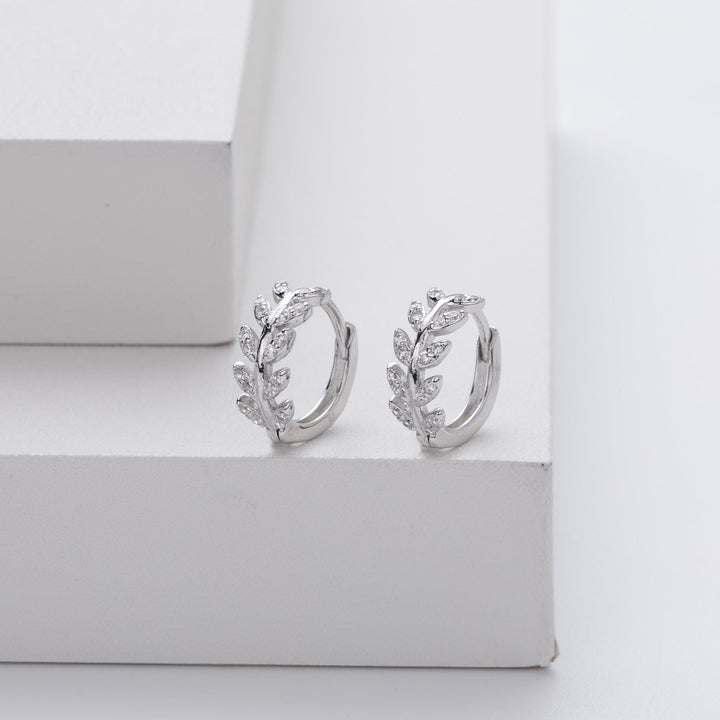Boucles d'oreilles créoles en feuille d'argent