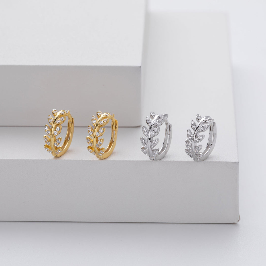 Boucles d'oreilles créoles en feuille d'argent