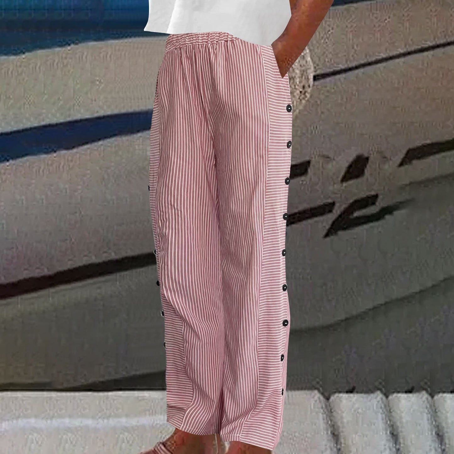 VIENNE – PANTALON AVEC ACCENTS EN BOUTONS RAYÉS