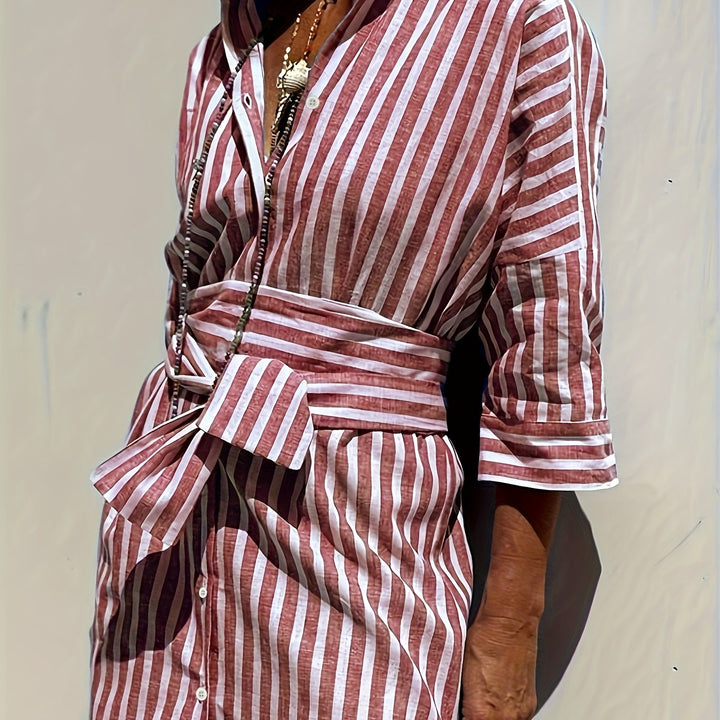 CHRISTINE | ROBE À IMPRIMÉ RAYÉ AVEC FERMETURE À BOUTONS ET CEINTURE