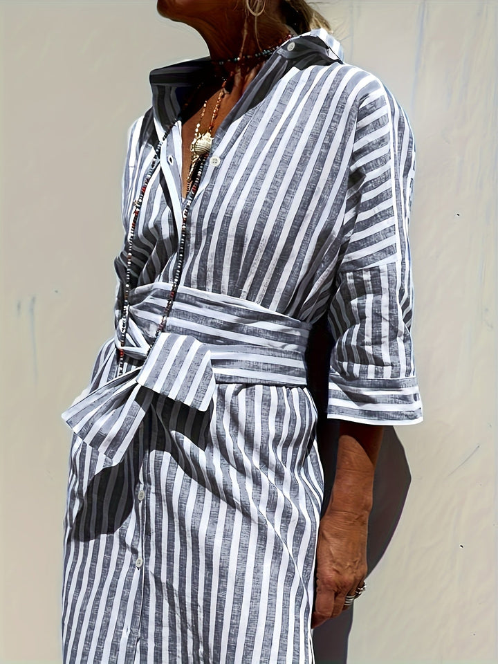 CHRISTINE | ROBE À IMPRIMÉ RAYÉ AVEC FERMETURE À BOUTONS ET CEINTURE