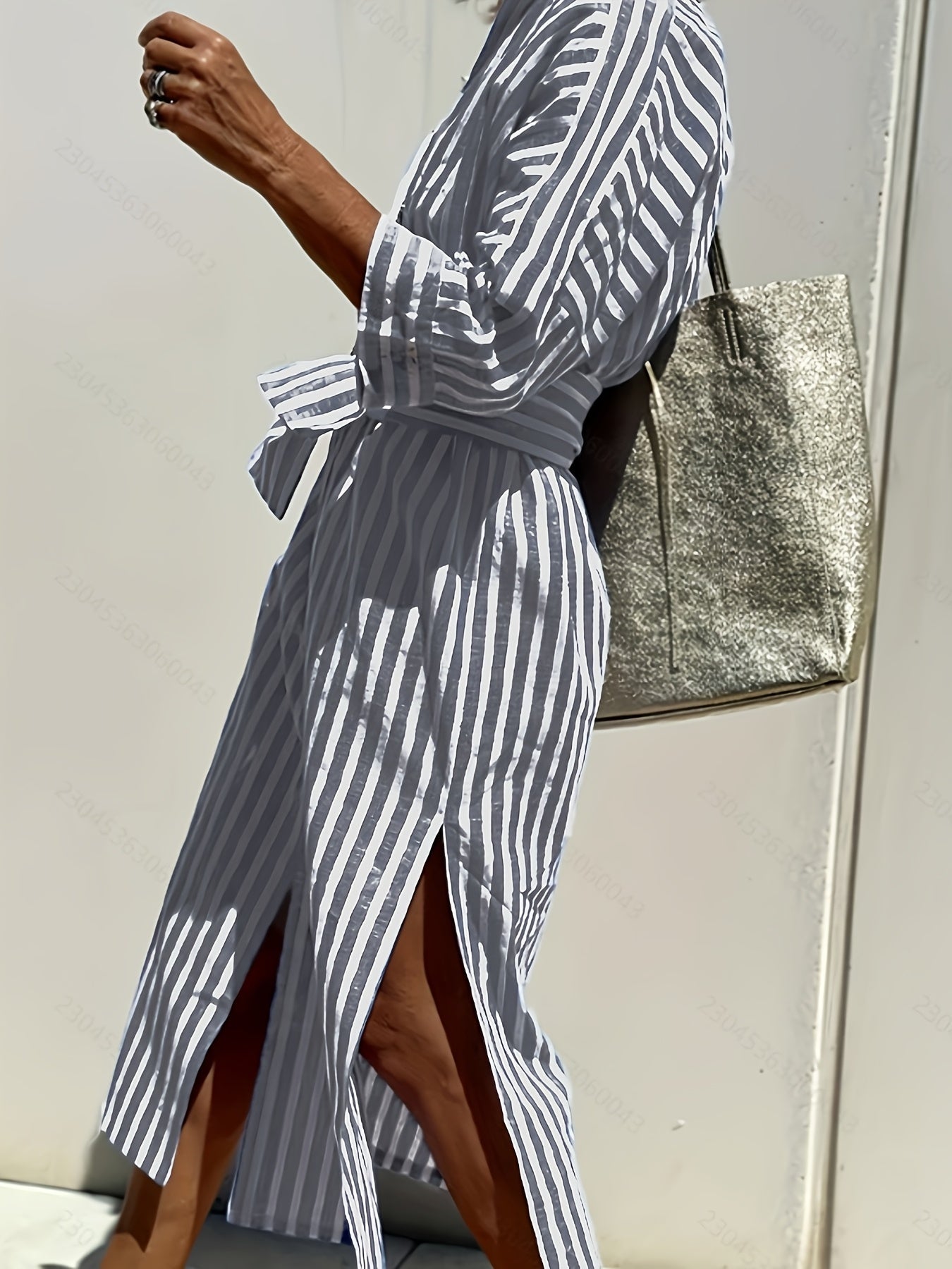 CHRISTINE | ROBE À IMPRIMÉ RAYÉ AVEC FERMETURE À BOUTONS ET CEINTURE